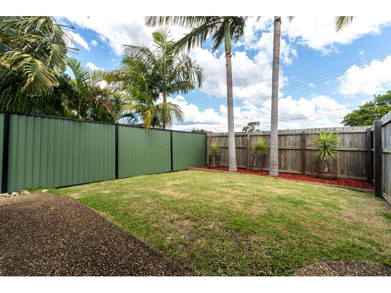 2/213 Central Street, Labrador QLD 4215
