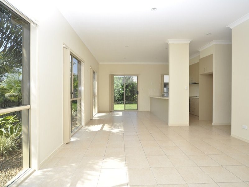 8 Icefire Lane, Coomera Waters QLD 4209