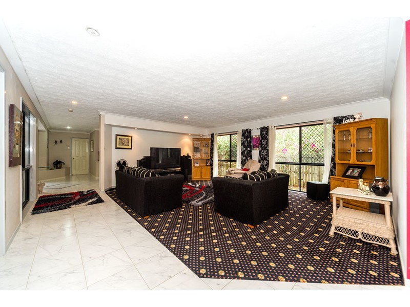 5 Emerson Way, Oxenford QLD 4210