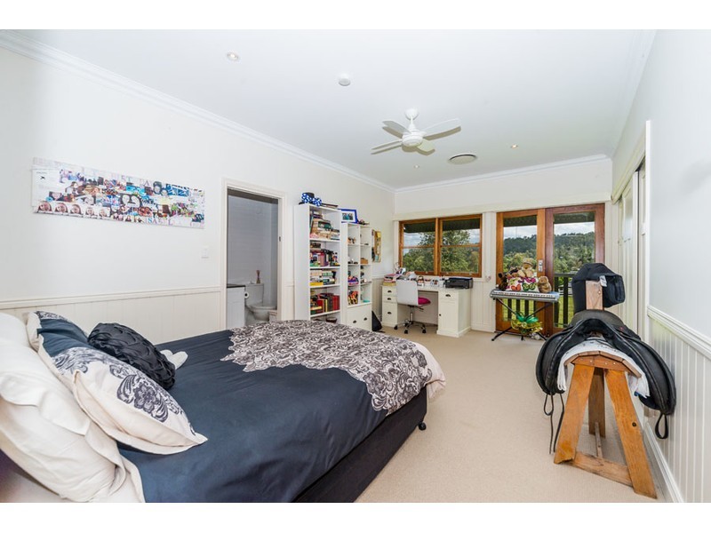 136 Gladrose Crescent, Wongawallan QLD 4210