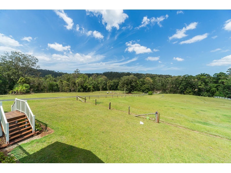 136 Gladrose Crescent, Wongawallan QLD 4210