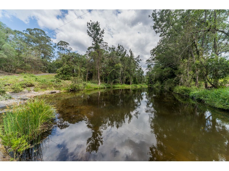 136 Gladrose Crescent, Wongawallan QLD 4210