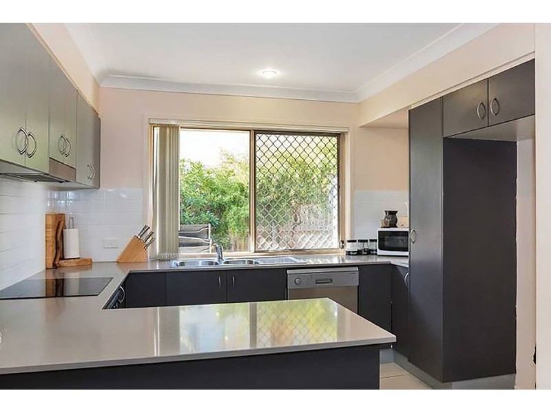 13/2 Weir Drive, Upper Coomera QLD 4209