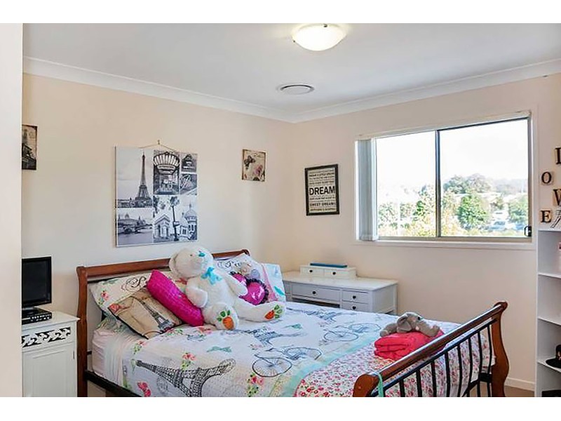 13/2 Weir Drive, Upper Coomera QLD 4209