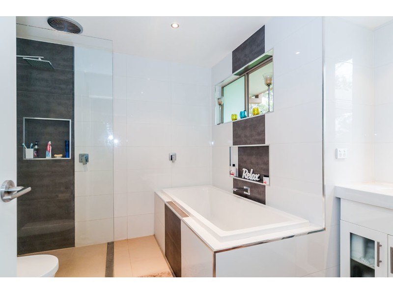 10 Bent Street, Nerang QLD 4211