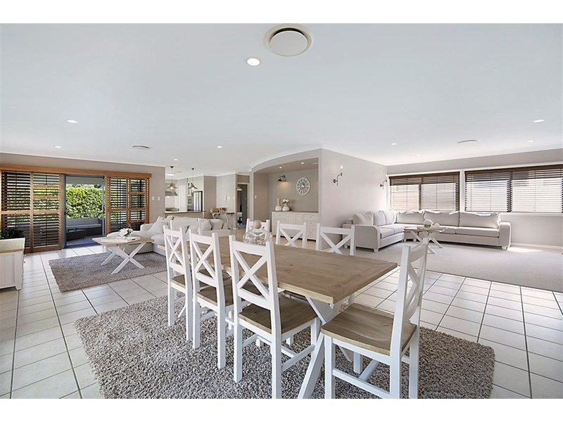 543 Oyster Cove Promenade, Helensvale QLD 4212