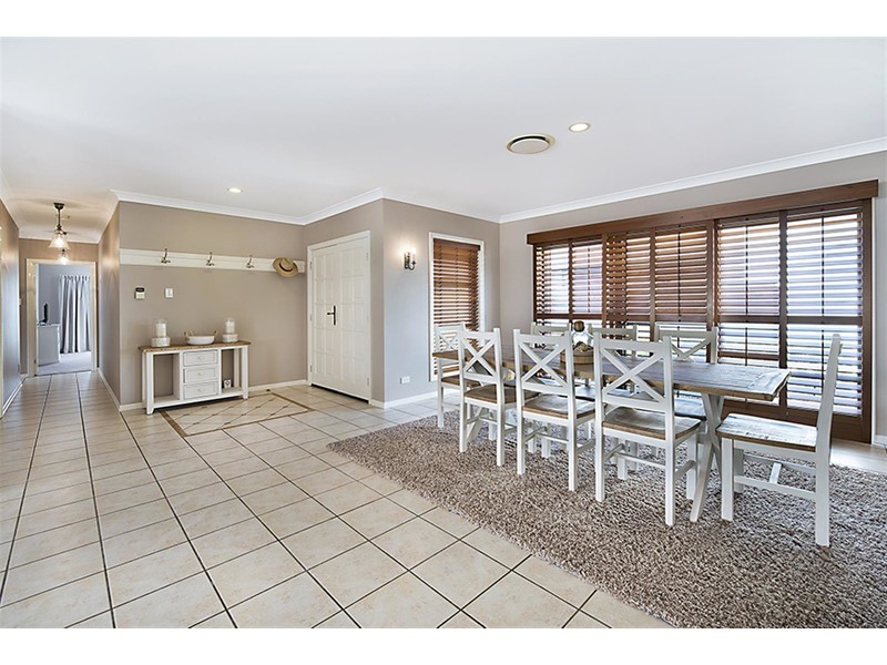 543 Oyster Cove Promenade, Helensvale QLD 4212