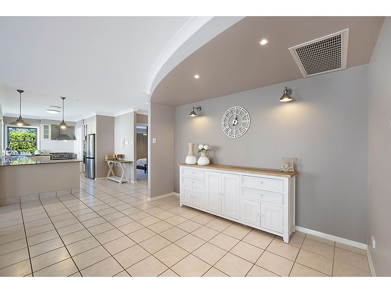 543 Oyster Cove Promenade, Helensvale QLD 4212