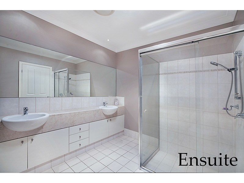 543 Oyster Cove Promenade, Helensvale QLD 4212