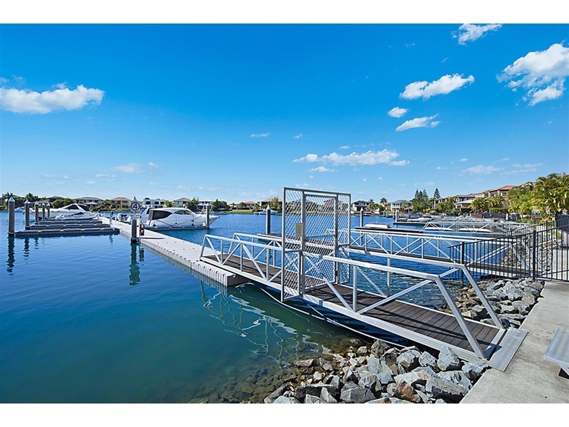 543 Oyster Cove Promenade, Helensvale QLD 4212