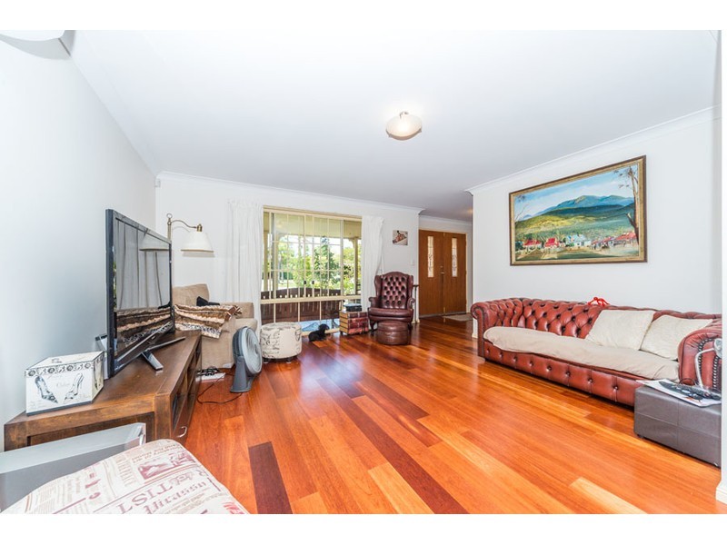 60 Kawana Crescent, Ashmore QLD 4214