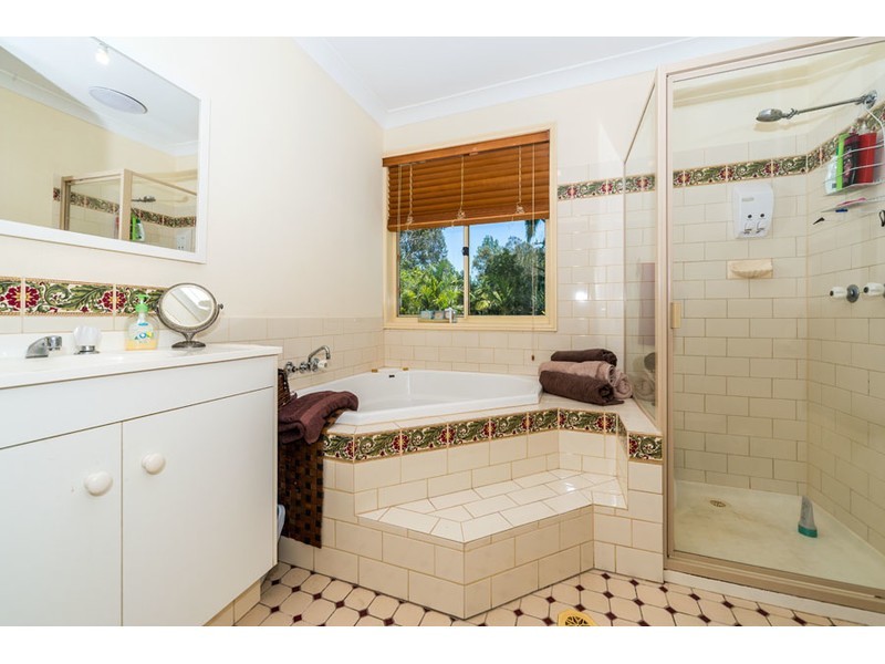 60 Kawana Crescent, Ashmore QLD 4214