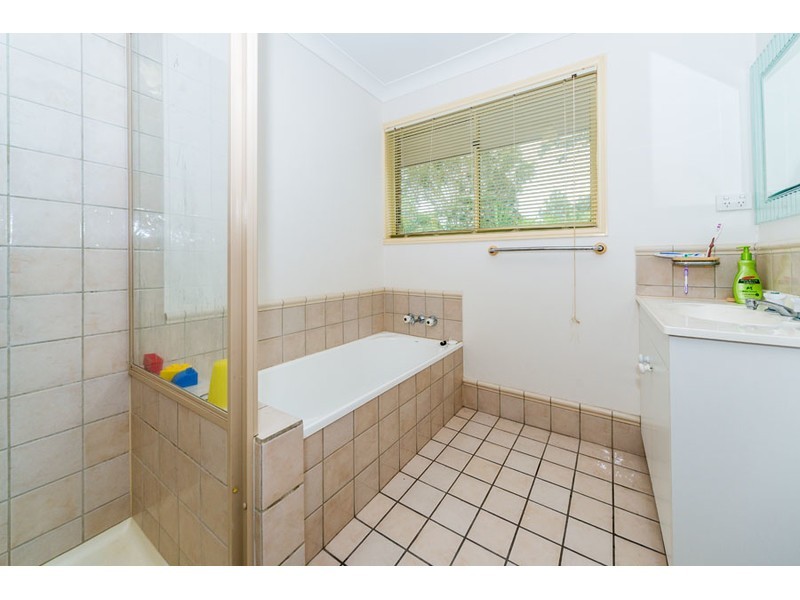 60 Kawana Crescent, Ashmore QLD 4214