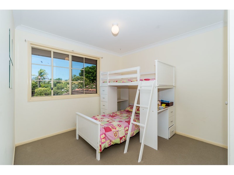 60 Kawana Crescent, Ashmore QLD 4214