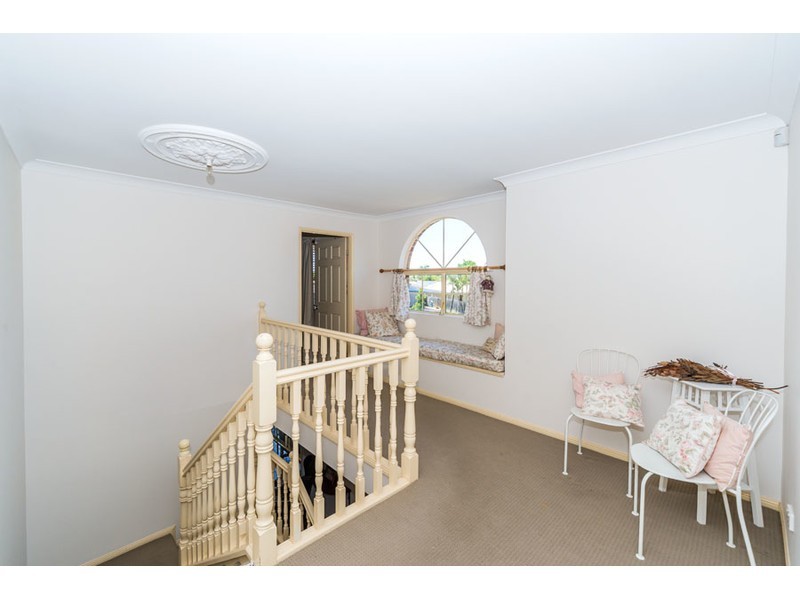 60 Kawana Crescent, Ashmore QLD 4214