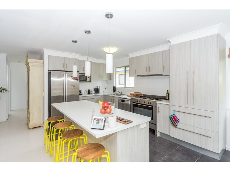 12 Gurrah Avenue, Southport QLD 4215