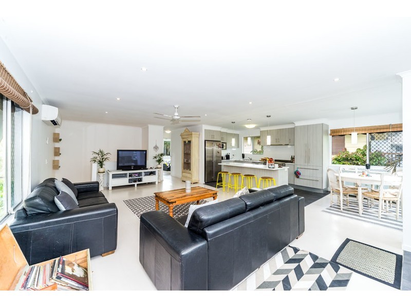 12 Gurrah Avenue, Southport QLD 4215