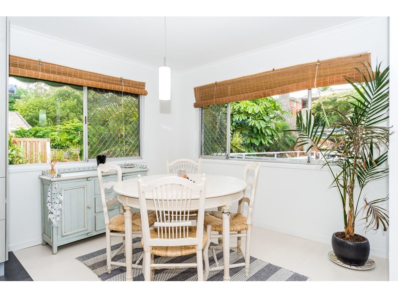 12 Gurrah Avenue, Southport QLD 4215