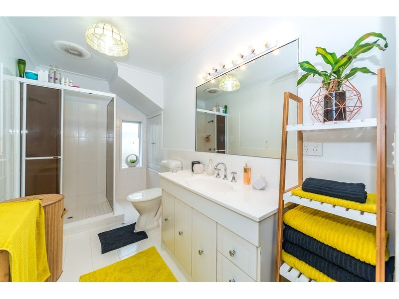 12 Gurrah Avenue, Southport QLD 4215