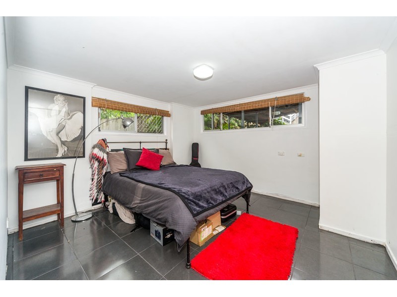 12 Gurrah Avenue, Southport QLD 4215