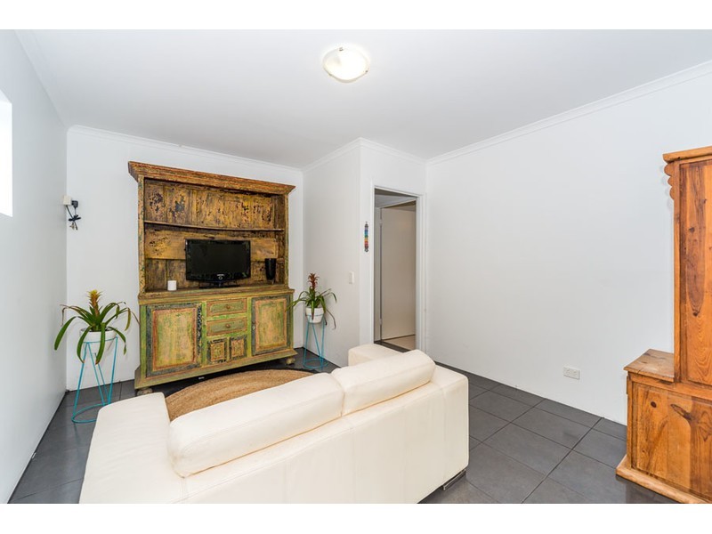 12 Gurrah Avenue, Southport QLD 4215