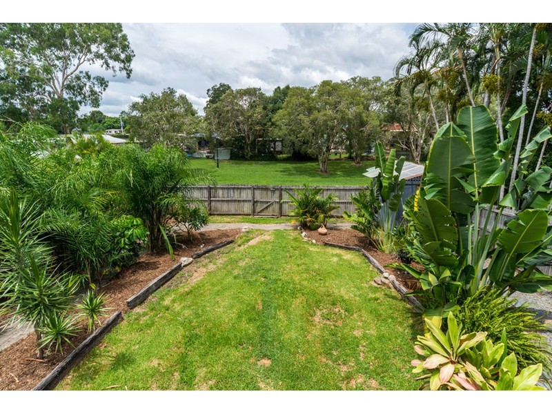 12 Gurrah Avenue, Southport QLD 4215