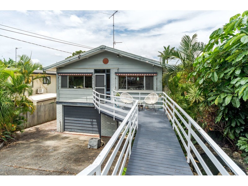 12 Gurrah Avenue, Southport QLD 4215