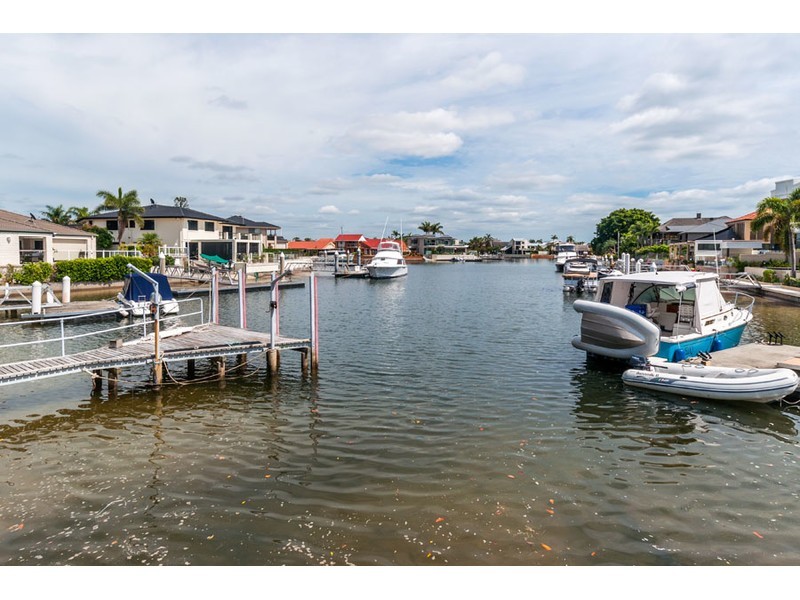 3 Sandakan Avenue, Runaway Bay QLD 4216