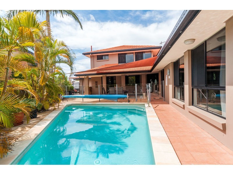 3 Sandakan Avenue, Runaway Bay QLD 4216
