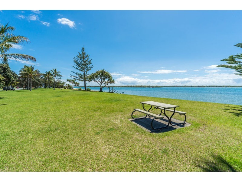 3 Sandakan Avenue, Runaway Bay QLD 4216