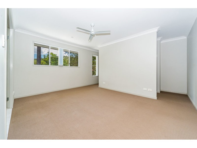 7 Caragh Crescent, Oxenford QLD 4210