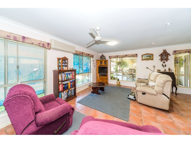 15 Barrs Avenue, Oxenford QLD 4210