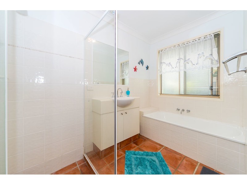 15 Barrs Avenue, Oxenford QLD 4210