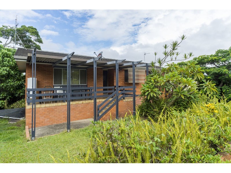 35 Kumbari Avenue, Southport QLD 4215