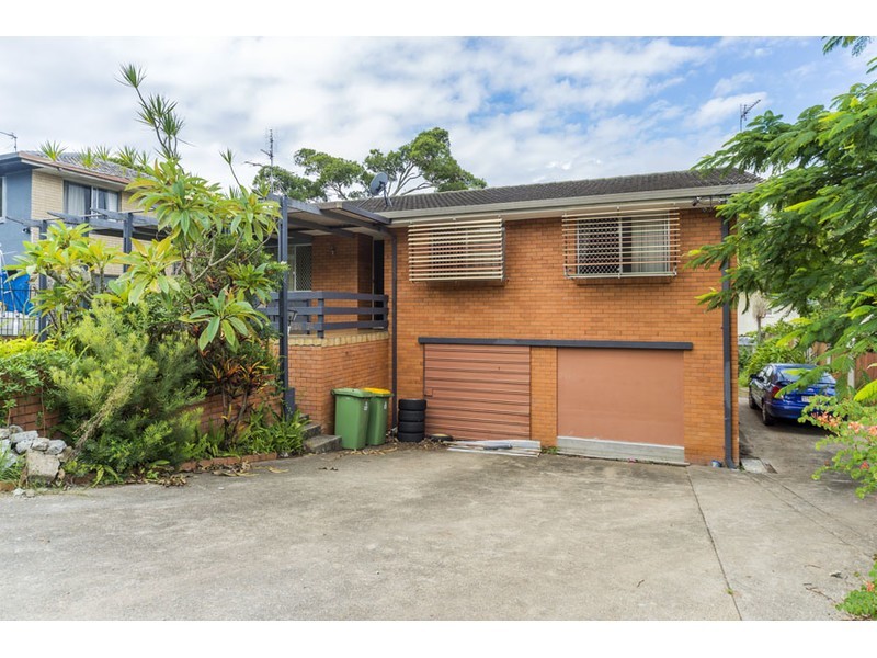 35 Kumbari Avenue, Southport QLD 4215