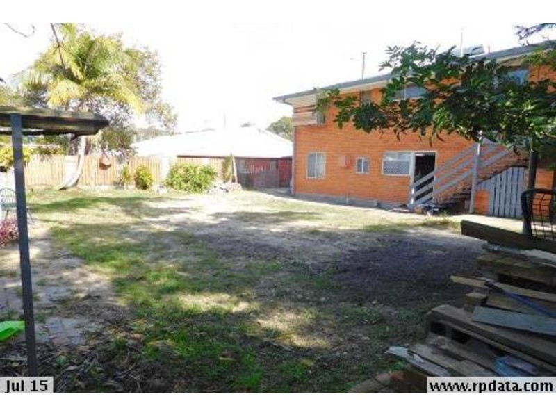 35 Kumbari Avenue, Southport QLD 4215