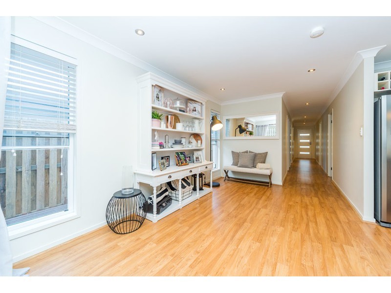 9 Gresswell Crescent, Upper Coomera QLD 4209