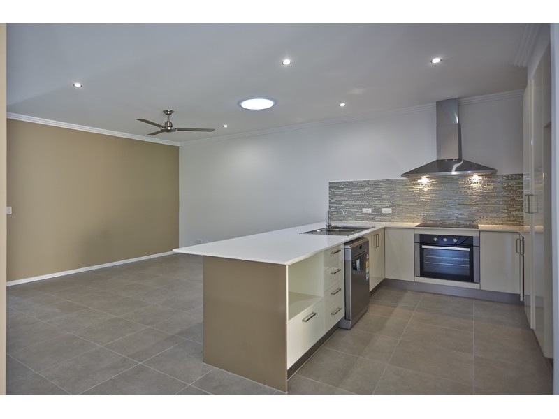 2/20 Dorretti Circuit, Upper Coomera QLD 4209