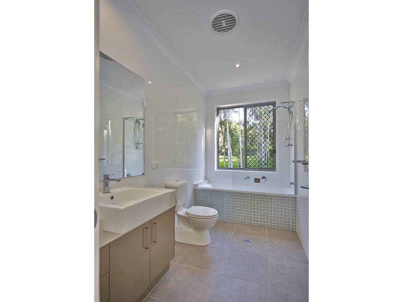 1/20 Dorretti Circuit, Upper Coomera QLD 4209