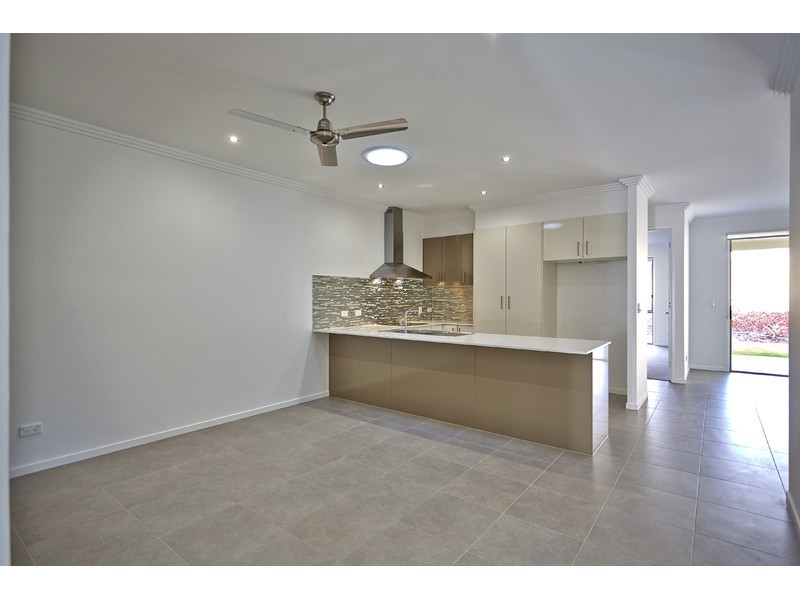 1/20 Dorretti Circuit, Upper Coomera QLD 4209