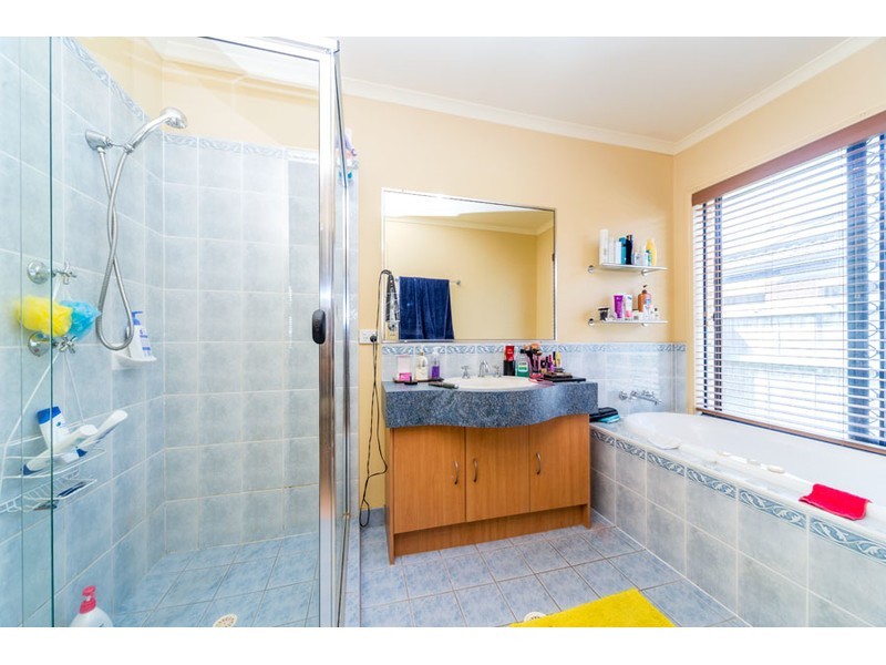 12 Waverley Park Close, Oxenford QLD 4210