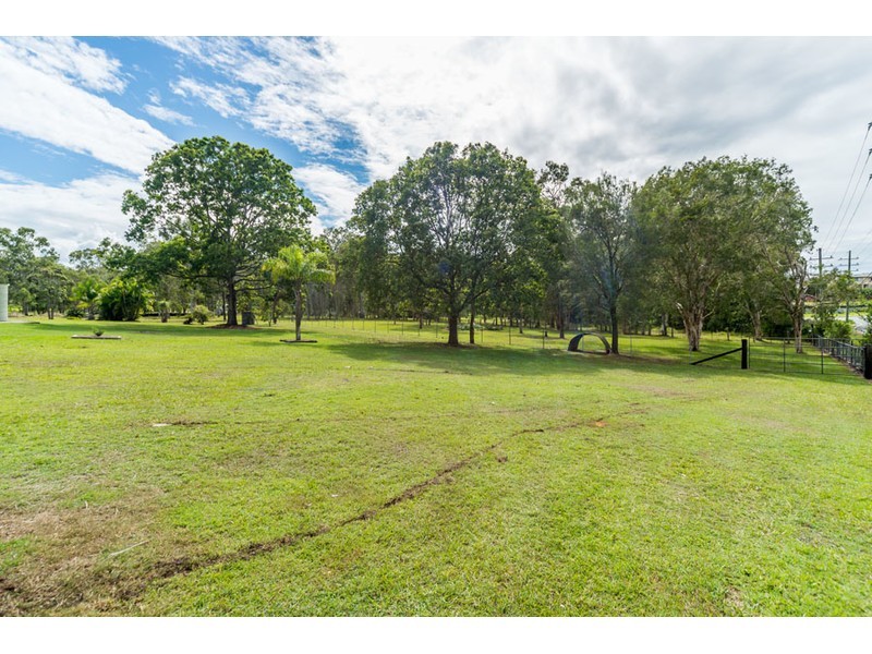 1 Karingal Drive, Pimpama QLD 4209