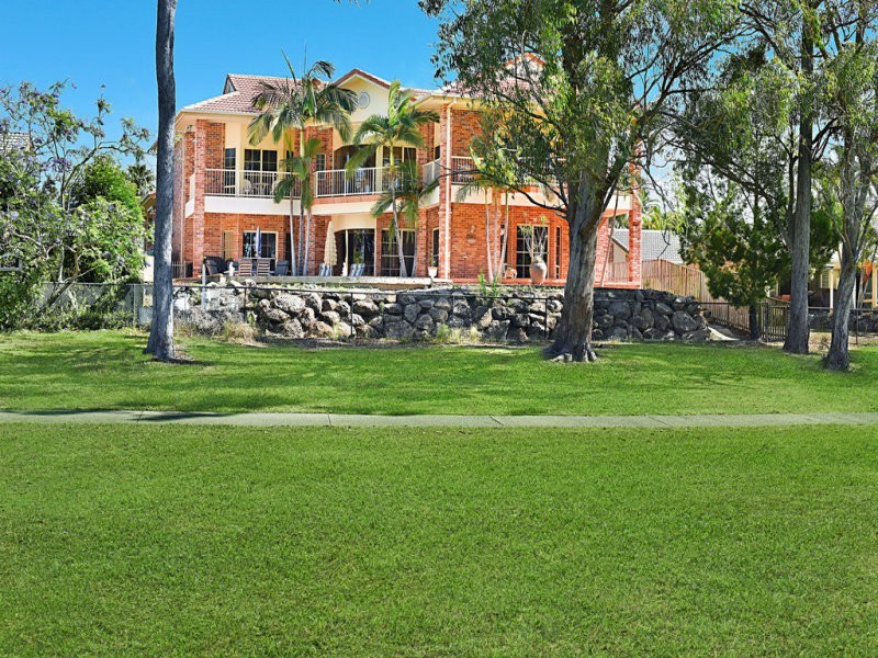 8 Ben Hogan Crescent, Parkwood QLD 4214