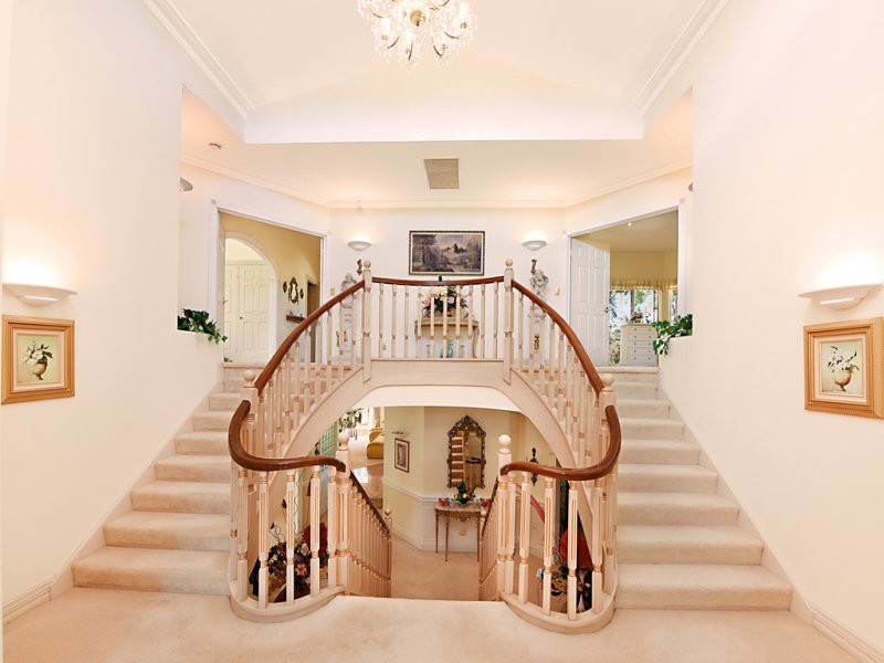 8 Ben Hogan Crescent, Parkwood QLD 4214