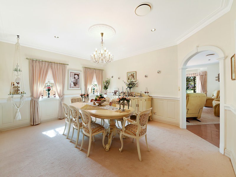 8 Ben Hogan Crescent, Parkwood QLD 4214