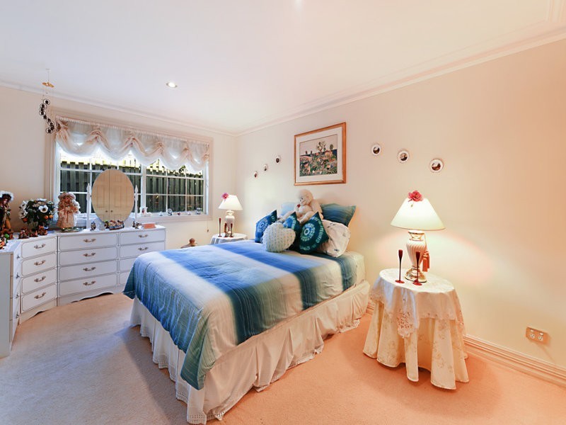 8 Ben Hogan Crescent, Parkwood QLD 4214