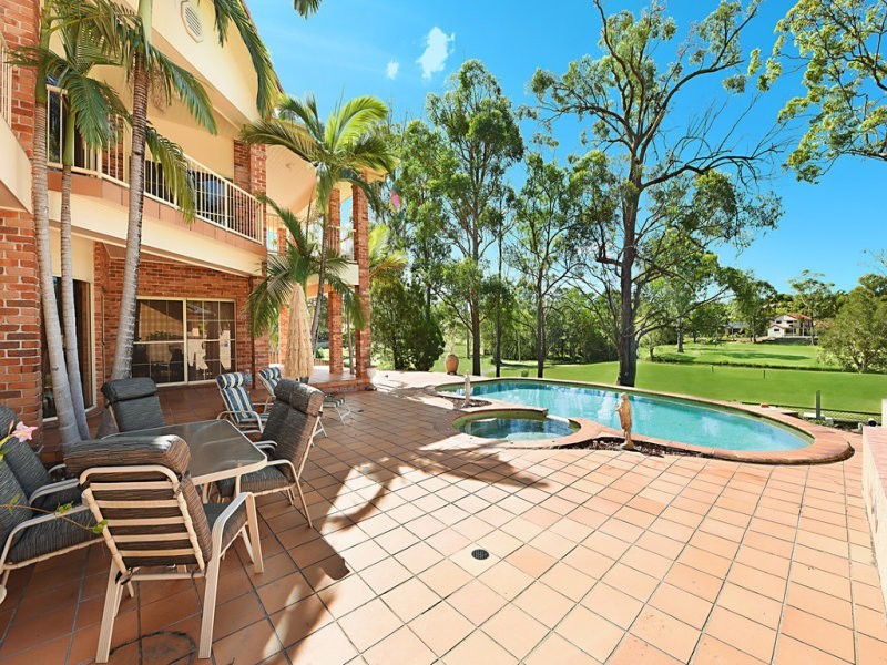 8 Ben Hogan Crescent, Parkwood QLD 4214