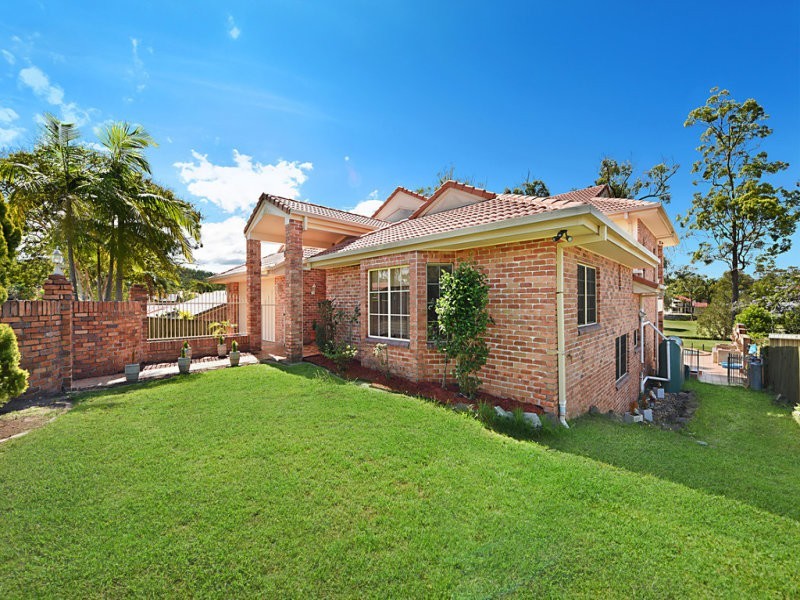 8 Ben Hogan Crescent, Parkwood QLD 4214