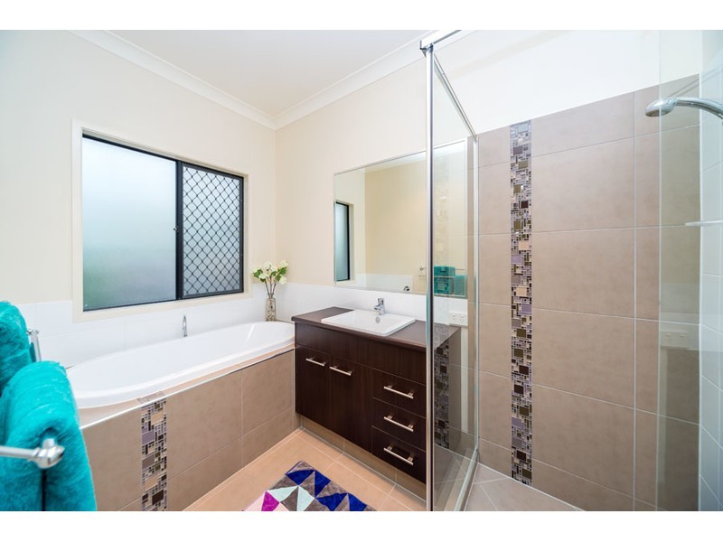 15 Coomerong Crescent, Upper Coomera QLD 4209