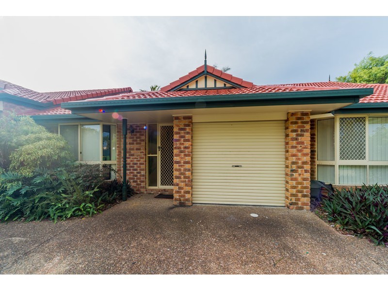 2/427 Oxley Drive, Runaway Bay QLD 4216